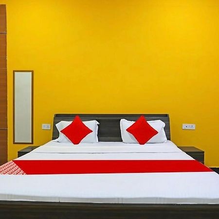 Hotel Mannu Grand Kanpur Zewnętrze zdjęcie