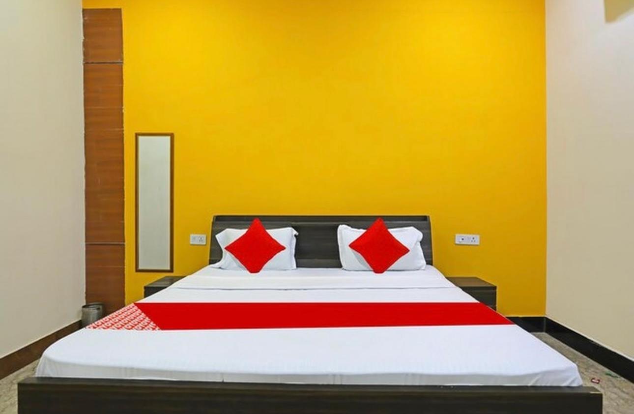 Hotel Mannu Grand Kanpur Zewnętrze zdjęcie