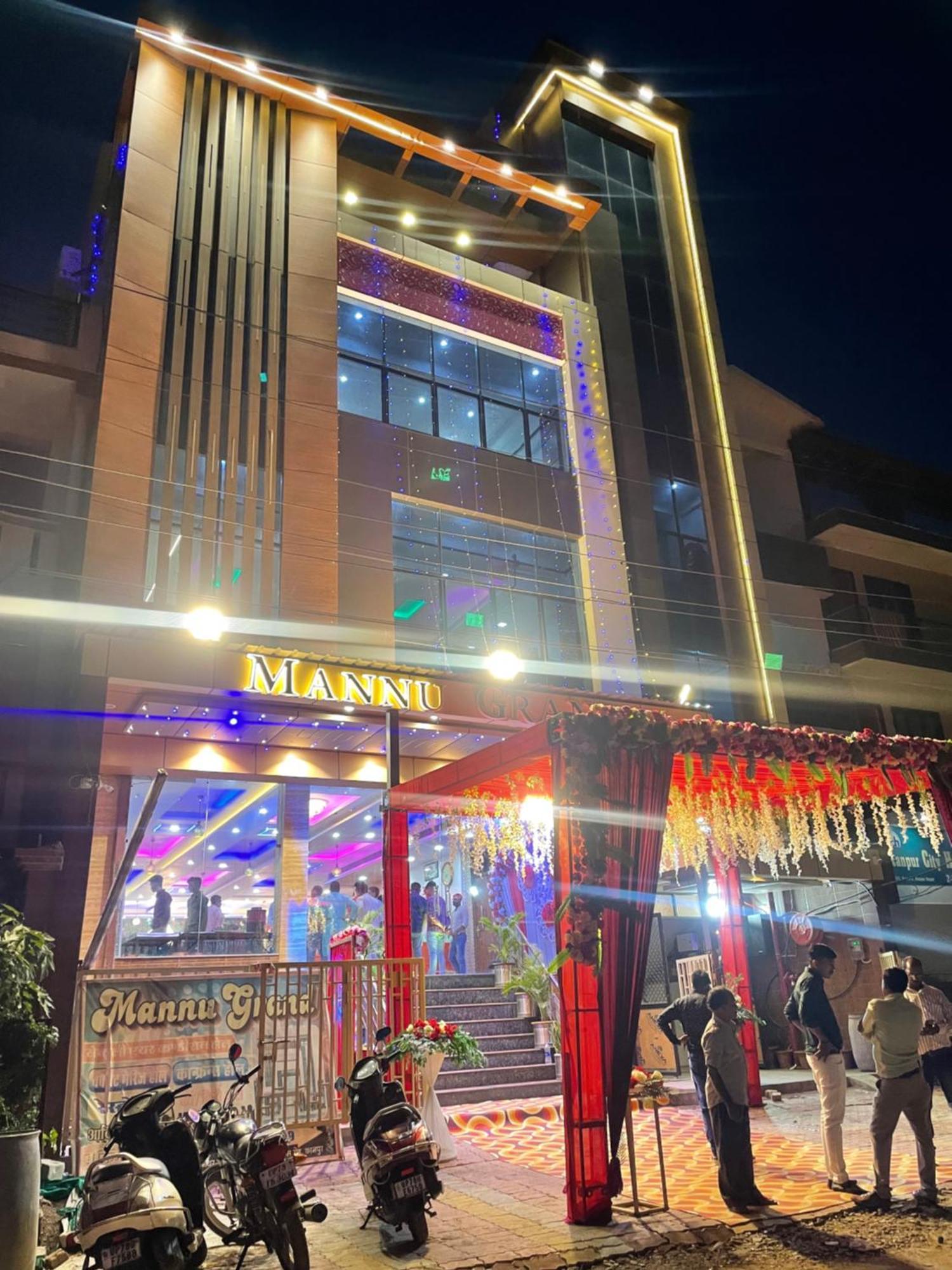 Hotel Mannu Grand Kanpur Zewnętrze zdjęcie